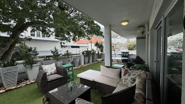 2 Bedroom Property for Sale in Sea Point Western Cape